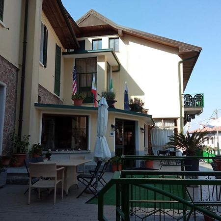 Budget Hotel Vittoria & Ristorante Marzio Exterior photo